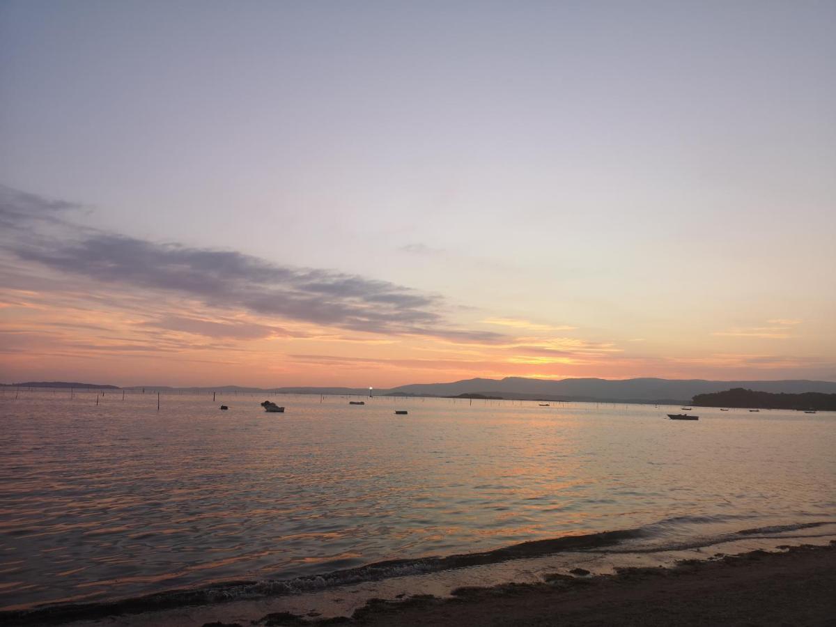 Precioso Apartamento En Primera Linea De Playa Vilagarcia de Arousa Bagian luar foto